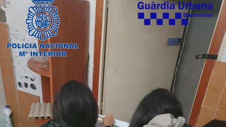 Desmantelamiento de una cocina clandestina en El Raval