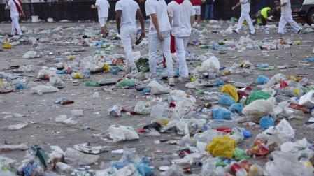 Suciedad en la plaza del Castillo durante los Sanfermines de 2022