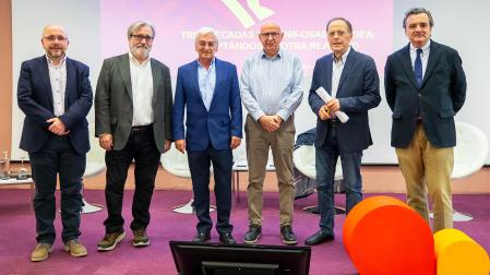 Alberto Lafuente, Javier Sada, Óscar Moracho, José Carlos Garde, Luis Gabilondo y Rafael Teijeira (presidente Colegio Médicos.