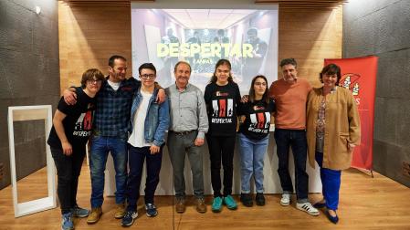 Telmo Serrano, Rubén Istúriz, Marcos Beriáin, Manuel Romero,Haizea Santiago, Itxaso Guilabert, Gustavo Sáinz de Murieta y Esther Lerga en la presentación. Llegó más tarde Bruno Sáinz de Murieta.