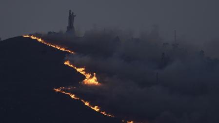 Incendio del monte Naranco a primeras horas de este viernes 31 de marzo