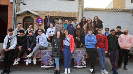 Gran parte del elenco se juntó el viernes por la tarde para el primero de los ensayos generales del Vía Crucis Viviente