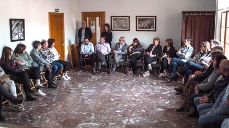 Reunión del grupo de trabajo del proyecto contra la despoblación 'Tejiendo caminos en la Sierra de Codés' celebrada en Bargota
