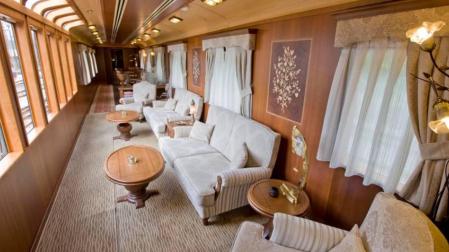 Coche salón del tren Transcantábrico