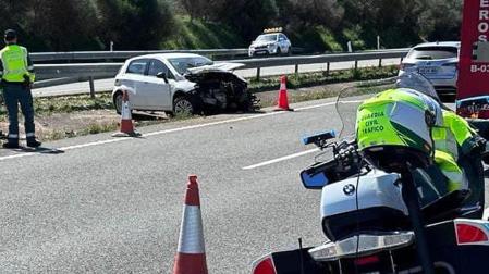 Estado en el que quedó el automóvil tras sufrir la salida de vía en la A12.