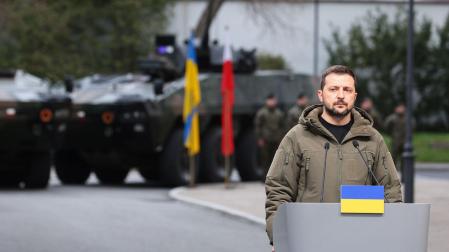 El presidente ucraniano, Volodymyr Zelenski, durante la conferencia de prensa conjunta con el primer ministro polaco después de su reunión en la Cancillería en Varsovia