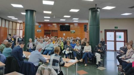 Un momento de la asamblea ordinaria del club de jubilados en la que se informó a los socios de la situación