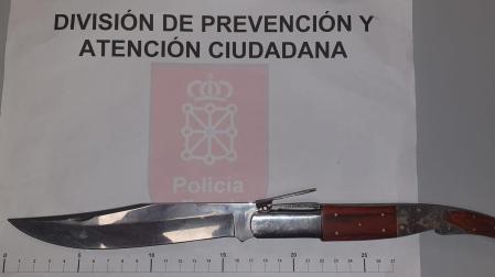 Navaja intervenida en la operación policial