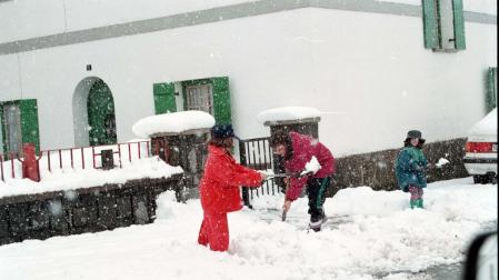 Nieve en Burguete en las nevadas de abril de 1998