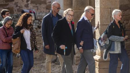 Ramón Tamames se ha desplazado hasta Castilfrío de la Sierra para despedir a Sánchez Dragó