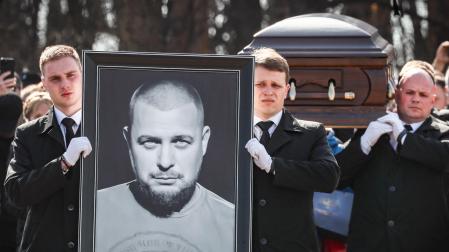 Imagen del funeral del bloguero ruso asesinado