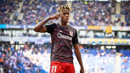 Nico Williams celebra el segundo tanto de su equipo en el RCDE Stadium contra el Espanyol.