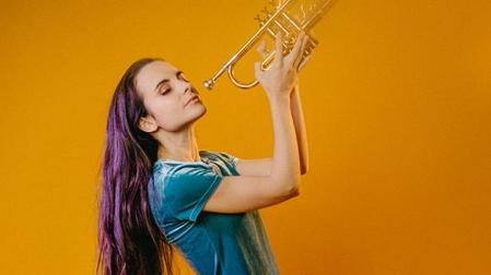 La joven trompetista Andrea Motis ofrece hoy un concierto en Baluarte.
