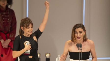 Marta Nieto y Marina Salas reciben el Max a la mejor actriz por 'La infamia'