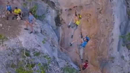 Aini y Olaia pelearon codo con codo en el último sprint de la prueba de inmunidad ascendiendo con el yumar
