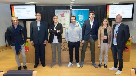 De izda. a dcha., Eduardo López Milagro, Santiago Navas Carretero, Ricardo Gil Gil, Leandro Gil Cacho, Rafael Castejón Munárriz, Inés Echeverría Goñi y Lucas Irisarri