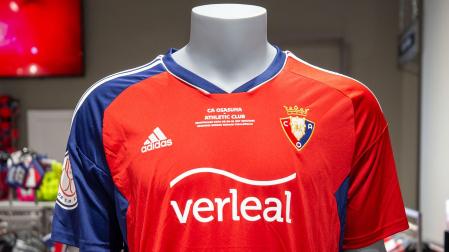 La camiseta de juego con la que Osasuna se enfrentó al Athletic en la ida de las semifinales de la Copa del Rey