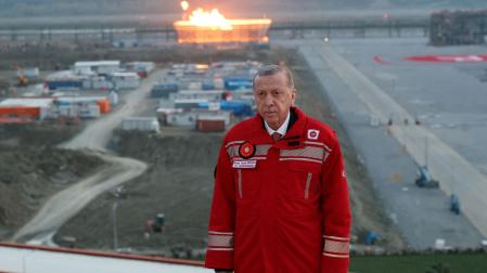 El presidente de Turquía, Recep Tayyip Erdogan, en la ceremonia del lanzamiento del suministro desde uno de los tres yacimientos de gas natural de Sakarya