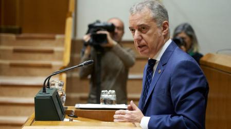 El lehendakari, Iñigo Urkullu, responde este viernes en el pleno de control del Parlamento Vasco