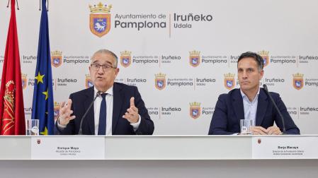 El alcalde, Enrique Maya, y el director de la Fundación Solera, Borja Macaya Rípodas, han suscrito este viernes un convenio de colaboración