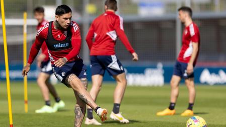 Chimy Ávila, durante el entrenamiento de este viernes