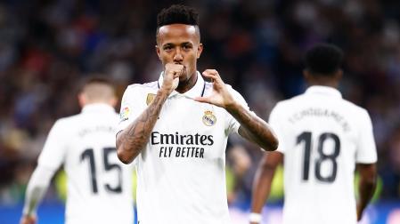 Eder Militao dedica su tanto a la cámara