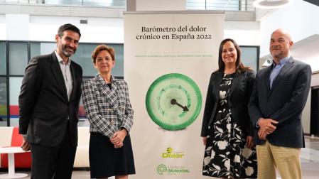 Foto de familia de la rueda de prensa de presentación del 'Barómetro del dolor crónico en España 2022'