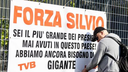 Mensaje de ánimo para Berlusconi a las puertas del hospital