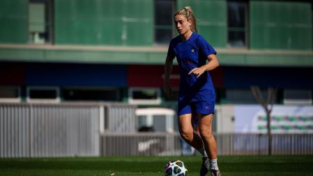 La jugadora del Barça Femení Alexia Putellas en un entrenamiento durante su recuperación de lesión de rodilla