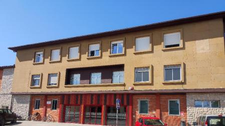 Imagen del centro de Formación Profesional Sakana, en cuyo entorno se habilitará el aparcamiento de 35 plazas.