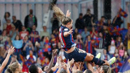 La plantilla del equipo azulgrana femenino celebra su octavo título de Liga