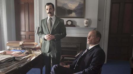 Los actores Woody Harrelson y Justin Theroux en una escena de la serie 'Los fontaneros de la Casa Blanca'