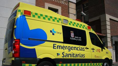 Una ambulancia de soporte vital básico de Castilla y León
