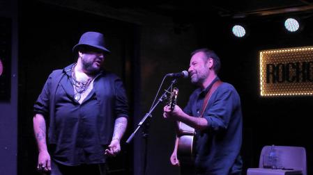 Carlos Chaouen y Kutxi Romero sobre el escenario de Rockcollection
