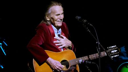 Gordon Lightfoot, durante un concierto en Toronto en 2021