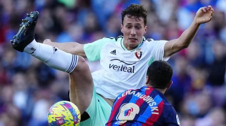 Jorge Herrando y Lewandowski, en el Spotify Camp Nou