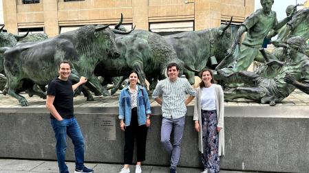 : De izquierda a derecha el equipo de Tweet Binder: Javier Ábrego (fundador), Maite Muruzábal, Miguel Echenique y Teresa Ábrego