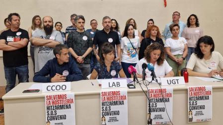 Los sindicatos UGT, CCOO, ELA y LAB han exigido este jueves que se desbloquee el convenio de la hostería