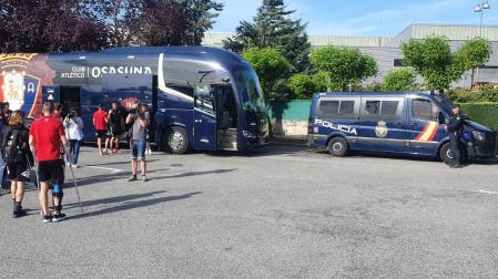Policía Nacional ha escoltado al equipo al Aeropuerto de Noáin