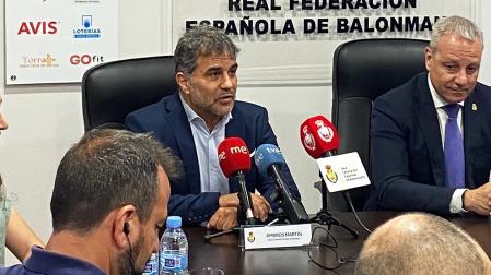 Ambros Martín, durante la rueda de prensa de su presentación como nuevo seleccionador femenino