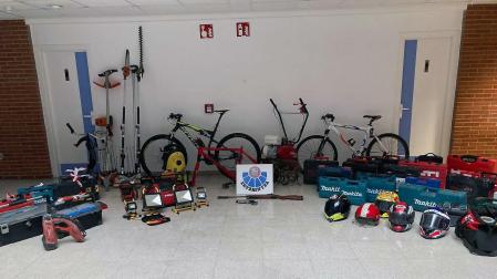 Material recuperado en la operación conjunta de Ertzaintza y Policía Foral