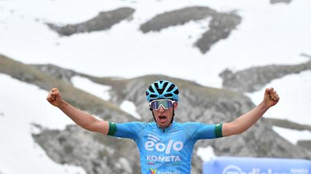 David Bais celebra el triunfo en la séptima etapa del Giro de Italia 2023