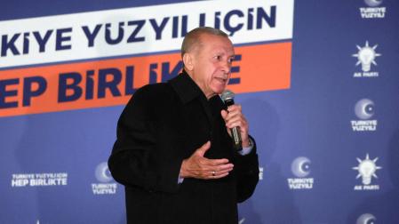 El presidente turco, Tayyip Erdogan, habla en la sede del Partido AK en Ankara