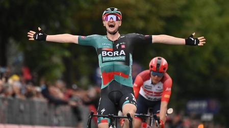 Nico Denz (Bora Hansgrohe) celebra su victoria en el Giro