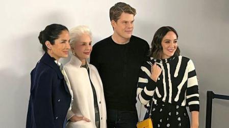 Tamara Falcó posa junto al equipo de Carolina Herrera, en una imagen anterior