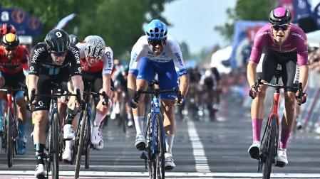 Victoria de Alberto Dainese en la etapa del Giro