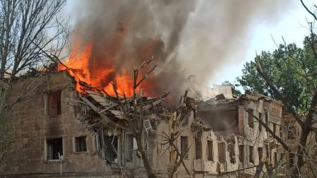 Clínica de Dnipró destruida por el ataque de misiles ruso