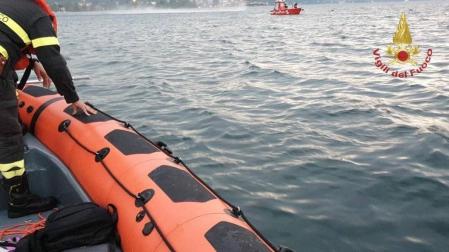 Servicios de búsqueda y rescate italianos tras el vuelco de una embarcación en Lombardía

BOMBEROS DE ITALIA

28/05/2023