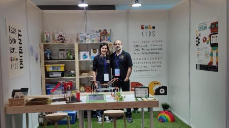 Detrás de CocoKids están Patricia Miguel y Fernando García, ambos pertenecientes al ámbito de la ingeniería y la arquitectura y profesionalmente dedicados al cálculo de estructuras.