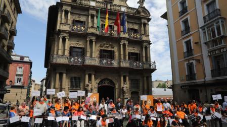 La marcha, teñida de color naranja, discurrió entre los Corralillos y la Plaza del Ayuntamiento